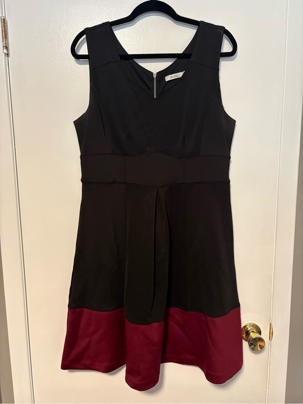 Black & Wine Two-Tone Sleeveless Dress